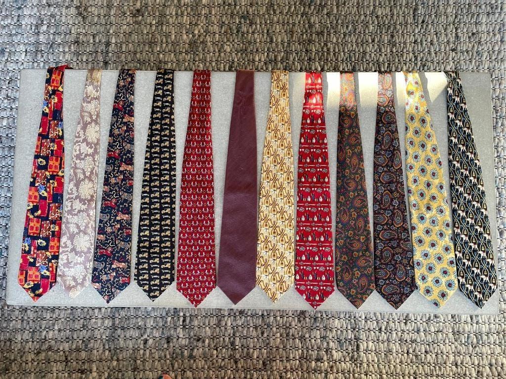 33 stropdassen, Kleding | Heren, Stropdassen, Ophalen of Verzenden, Zo goed als nieuw, Overige kleuren, Met patroon