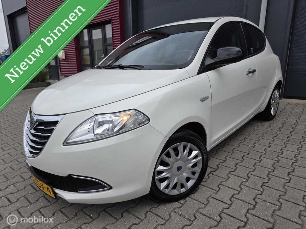 Lancia Ypsilon 0.9 TwinAir /Trekhaak /Nwe APK /Knappe auto, Auto's, Lancia, Voorwielaandrijving, Euro 5, 86 pk, Gebruikt