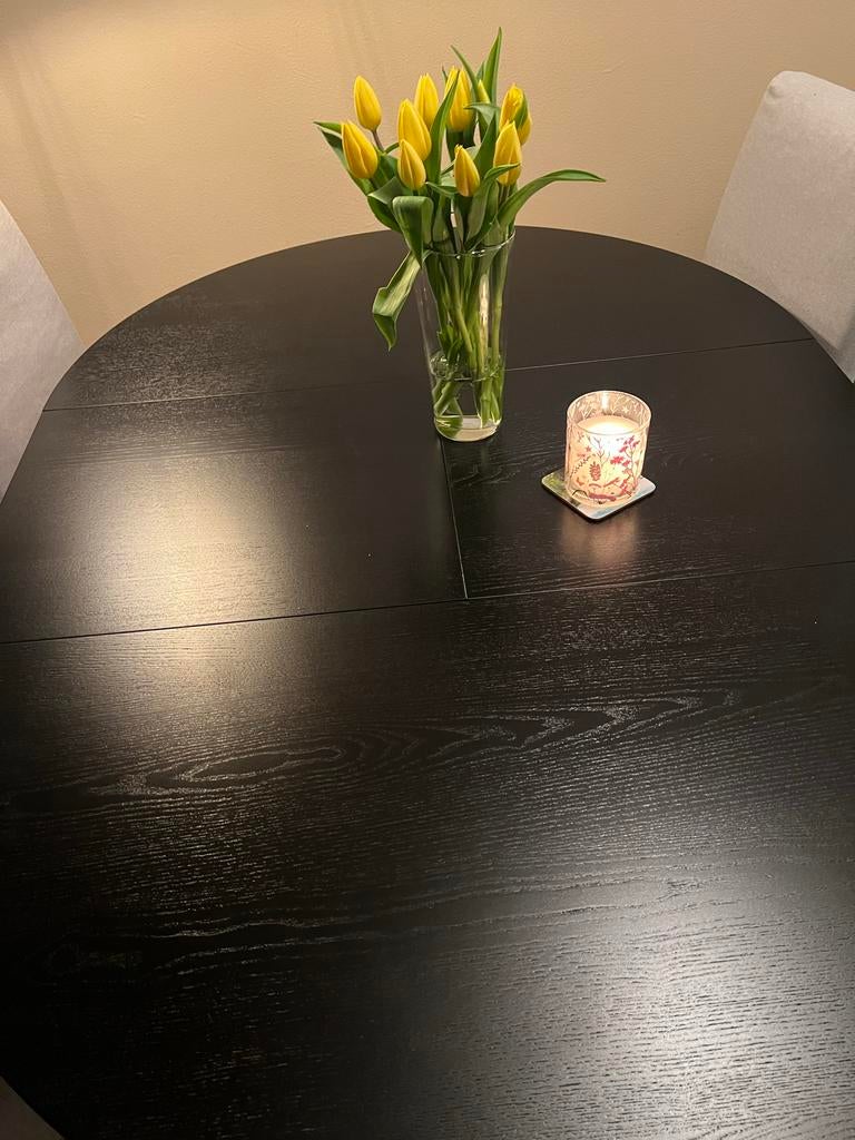 Zwarte ronde of uitgeschoven ovale eettafel, Huis en Inrichting, Ophalen, Rond, Zo goed als nieuw, Vijf personen of meer