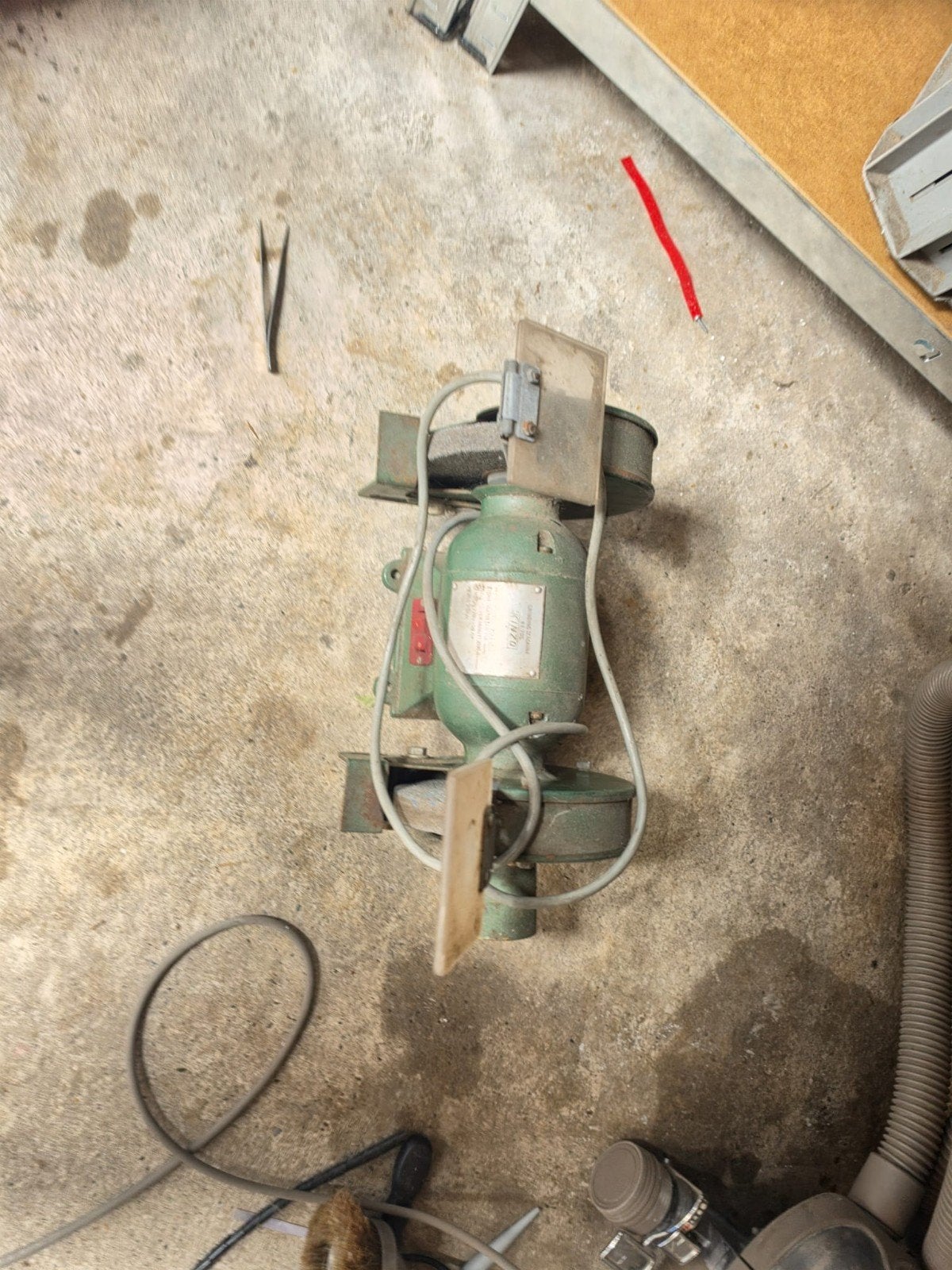 Slijpmachine voor messen en gereedschap, Ophalen, Gebruikt, Minder dan 700 watt, Werkbankslijpmachine