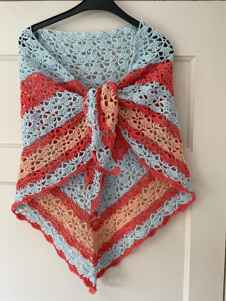 Omslagdoek dames zelf gehaakt, Ophalen of Verzenden, Nieuw, Maat 46/48 (XL) of groter