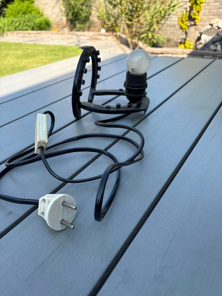 Handgemaakte wandlamp van 2 hoefijzers, Ophalen of Verzenden, Gebruikt, Metaal