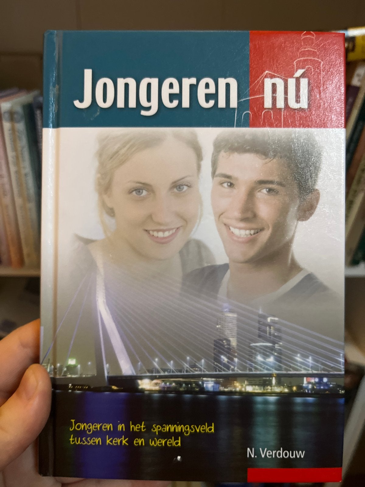Jongeren nú: Tussen kerk en wereld - N. Verdouw, Ophalen of Verzenden, Zo goed als nieuw, Christendom | Protestants