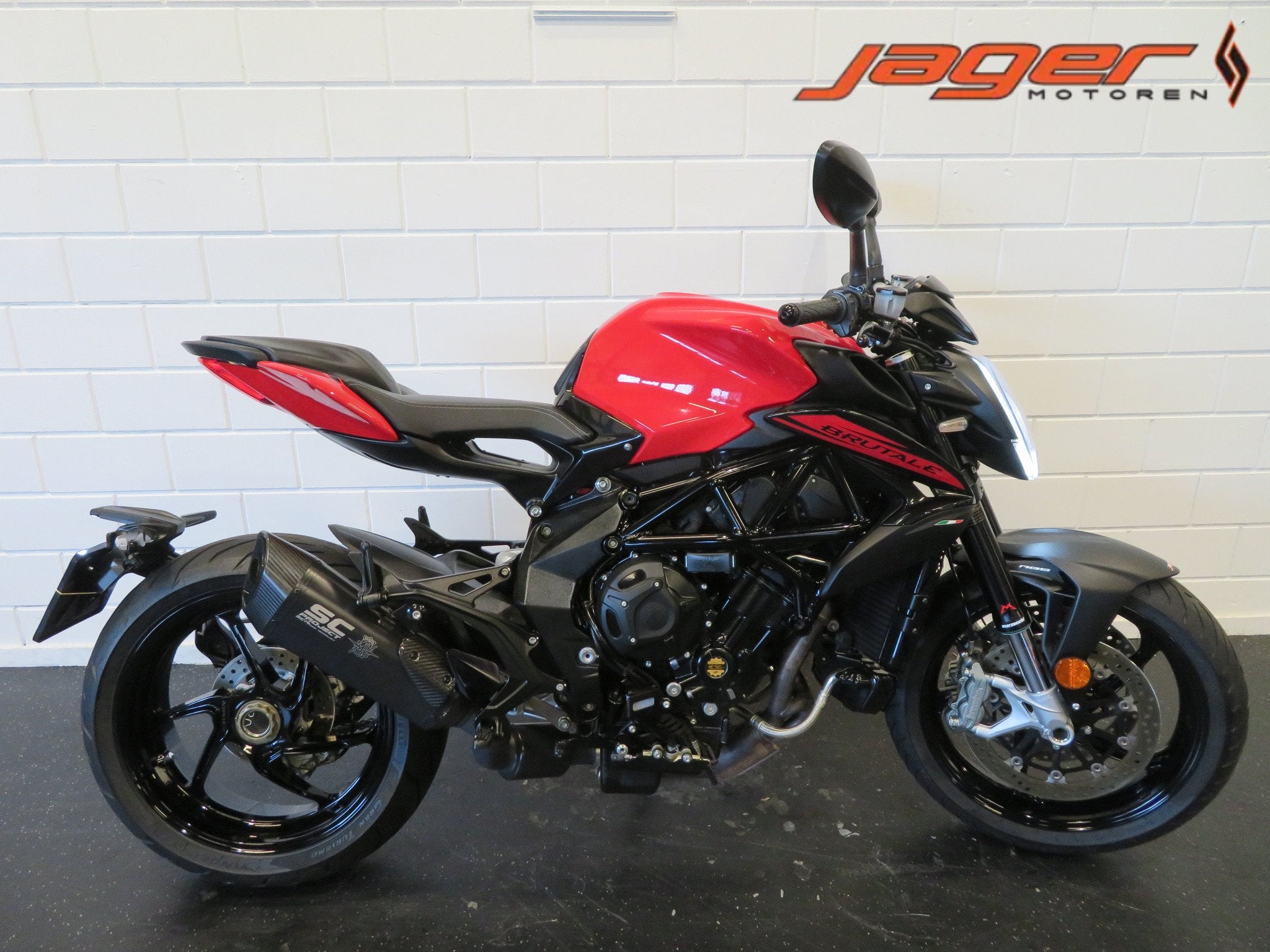 MV Agusta BRUTALE 800 NIEUWSTAAT HISTORIE (bj 2020), Motoren, Motoren | MV Agusta, Meer dan 35 kW, 798 cc, Naked bike, Gebruikt