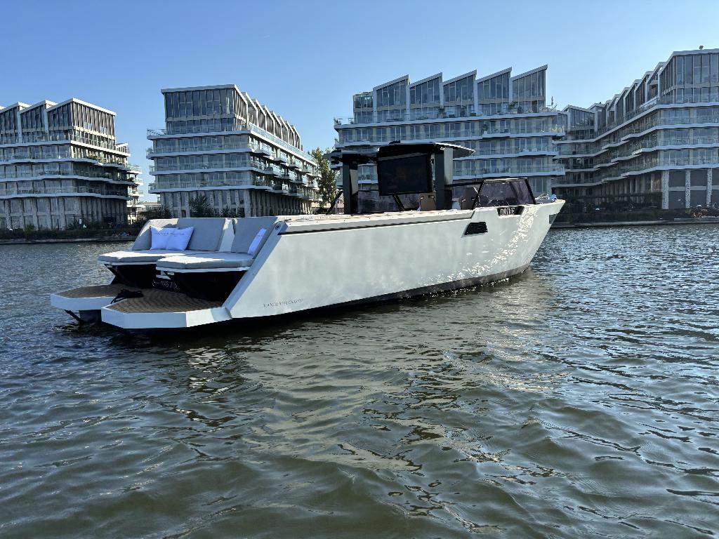 Custom luxe en unieke elektrische Tendersloep 10x3,2m, Watersport en Boten, Motorboten en Motorjachten, Buitenboordmotor, Zo goed als nieuw
