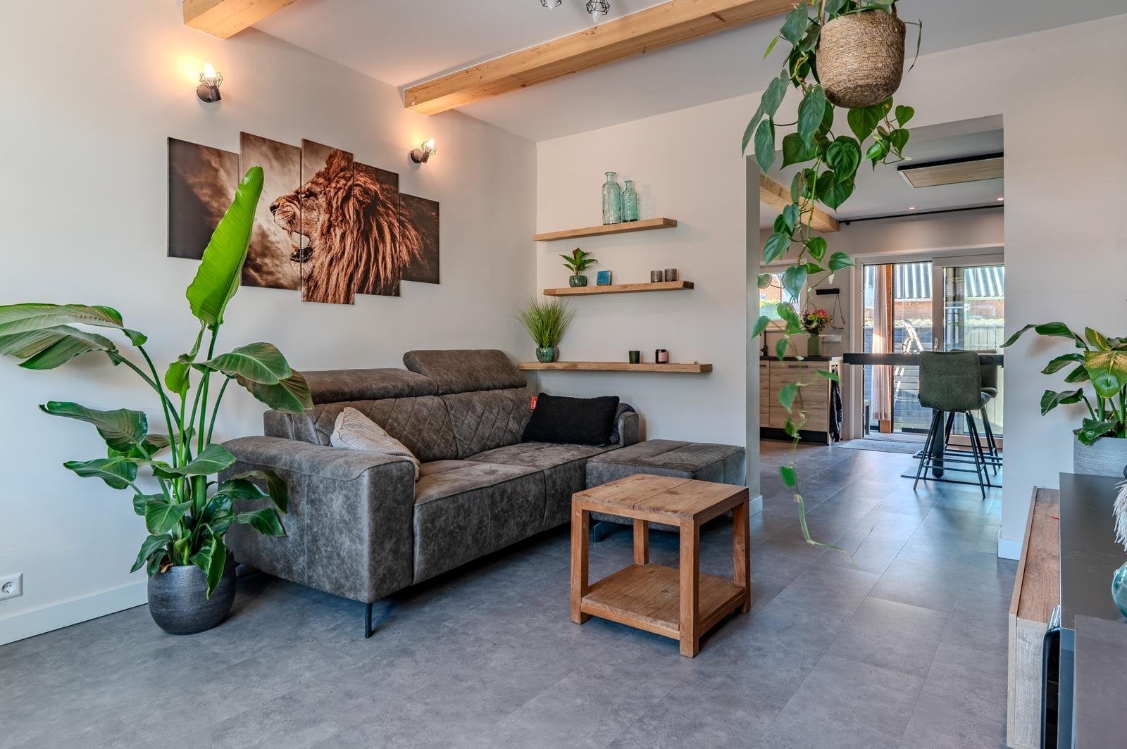 Moderne bank met poef, Huis en Inrichting, Ophalen, Driepersoons, 75 tot 100 cm, Zo goed als nieuw