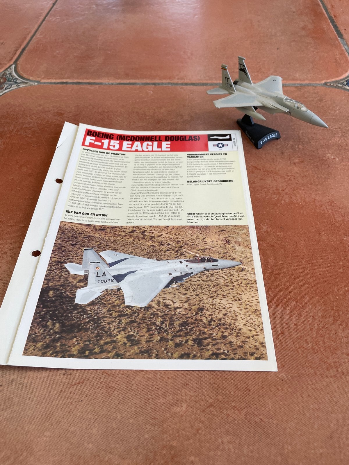 F-15 Eagle Modelvliegtuig met Informatie blad, Ophalen of Verzenden, Zo goed als nieuw, Formule 1