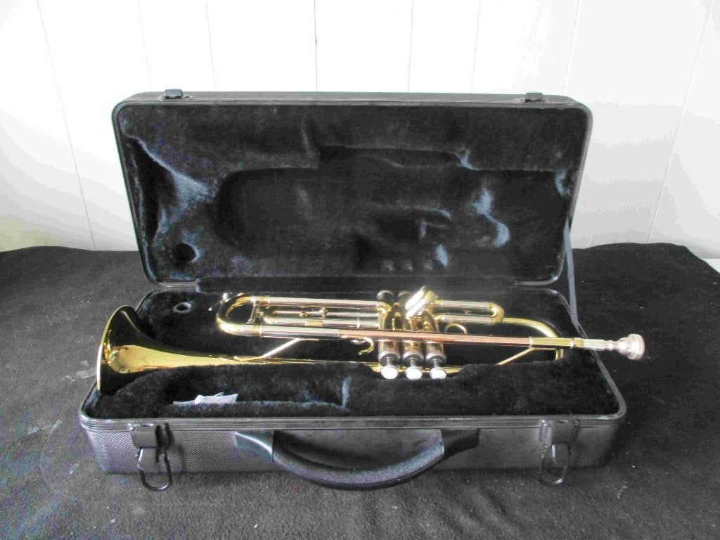 trompet Volt, Muziek en Instrumenten, Blaasinstrumenten | Trompetten, Ophalen of Verzenden, Zo goed als nieuw, Bes-trompet, Met koffer