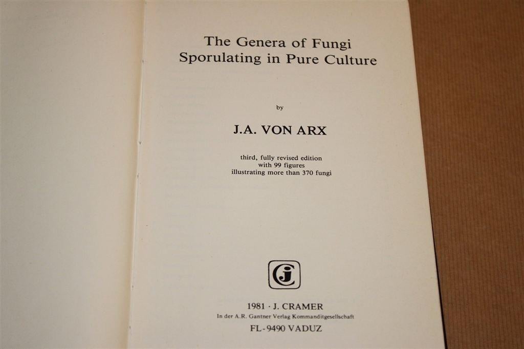 Geslachten Schimmels Reincultuur — Volledig Herzien, Boeken, Ophalen of Verzenden, Zo goed als nieuw, Bloemen, Planten en Bomen