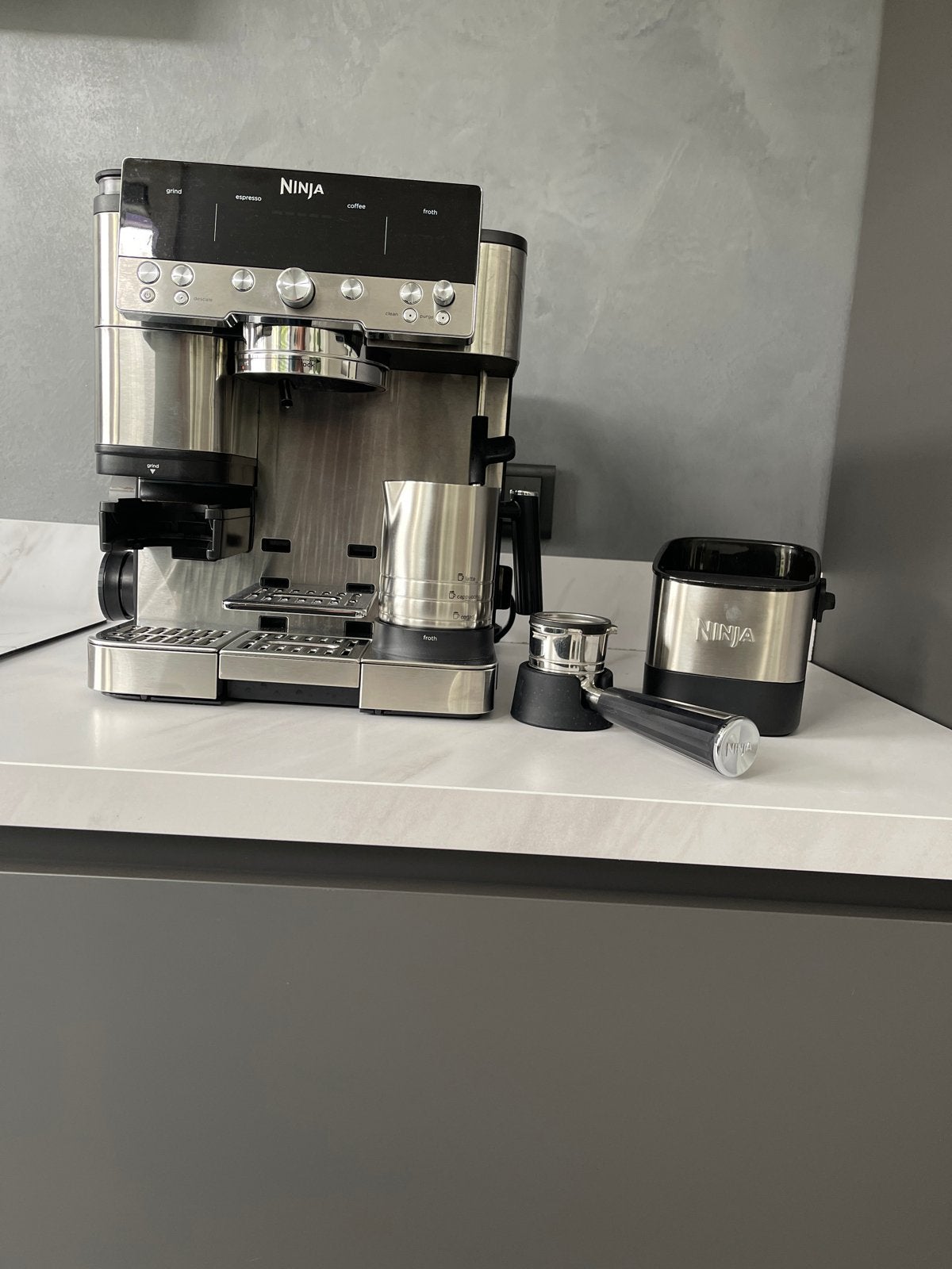 Ninja Barista Koffiemachine & Espresso Apparaat, Witgoed en Apparatuur, Koffiezetapparaten, Ophalen, Afneembaar waterreservoir