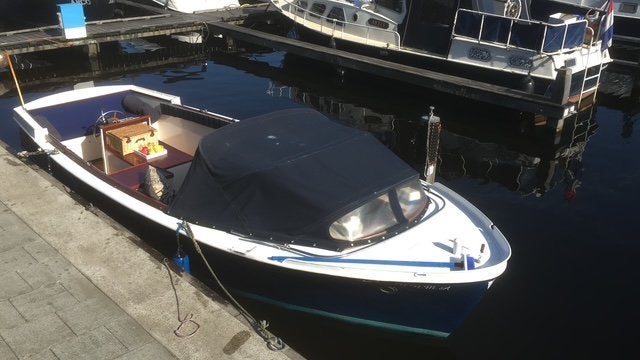 open boot, 9 m, Staal, Binnenboordmotor, 1 cm