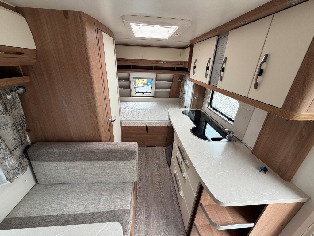 Foto 6 van HOBBY De Luxe 440 SF ’21 (Vastbed 210cm)