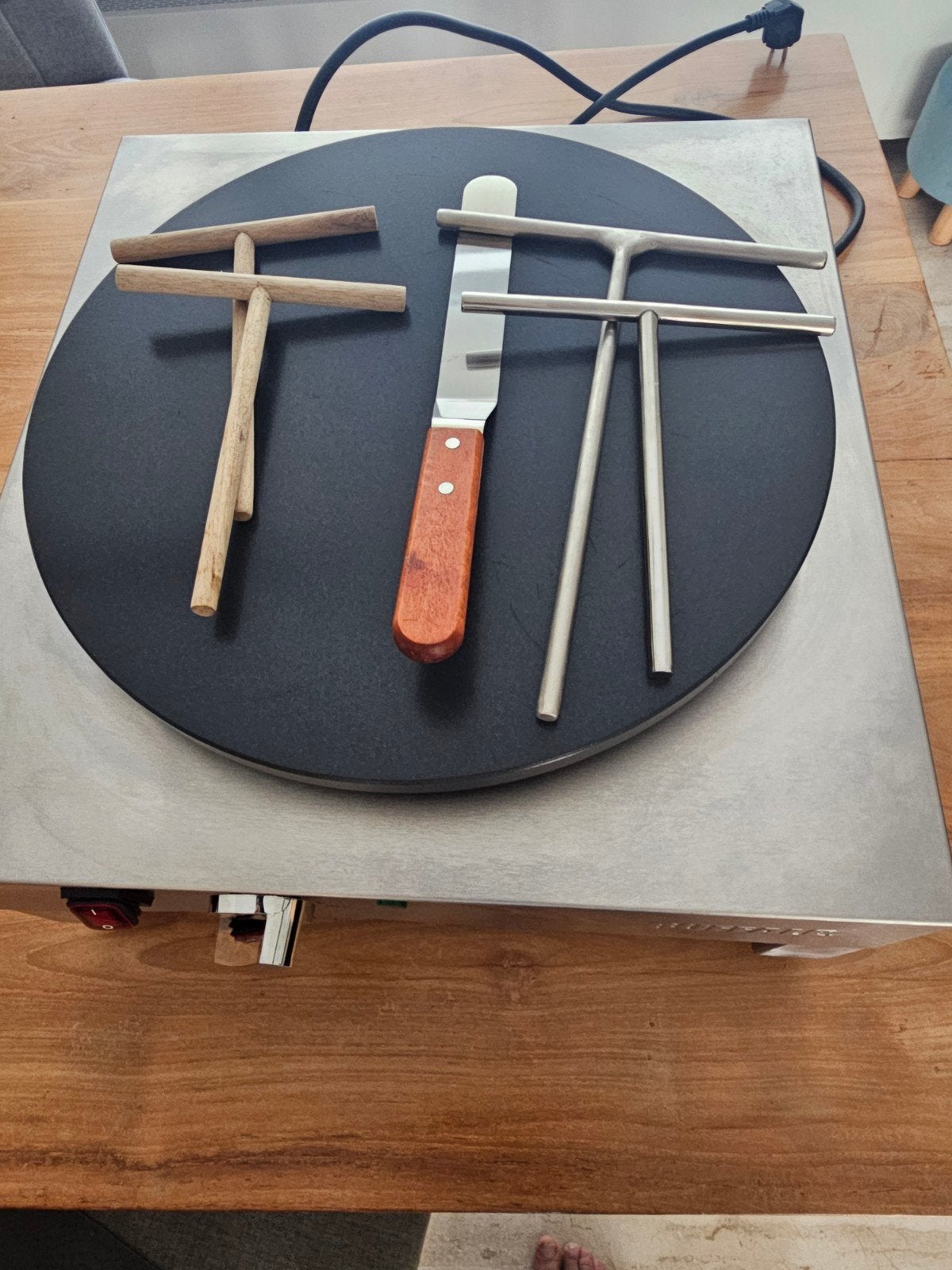 Foto 4 van Buffalo Crêpe Machine / Pannenkoek Machine / Crêpesapparaat