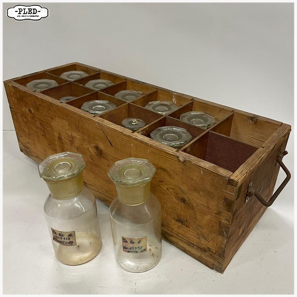 Oude krat Kist met medicinale glazen potten Flessen, Antiek en Kunst, Ophalen
