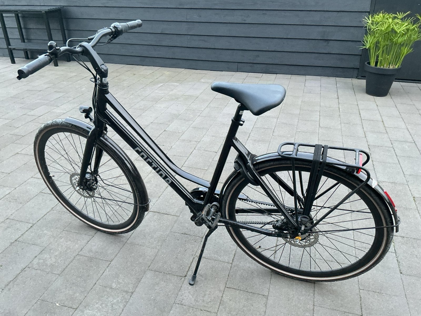 Dames fiets Cortina Mozzo maat 56 met 8 versnellingen