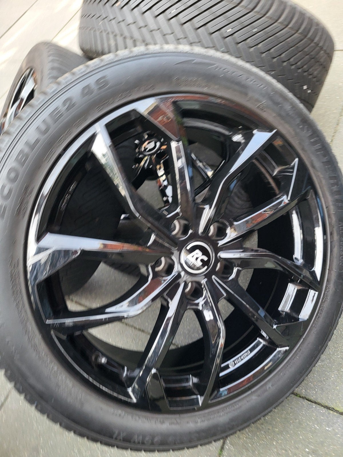 Foto 3 van Tesla model 3 en Y banden velgen 235/45/19 TPMS