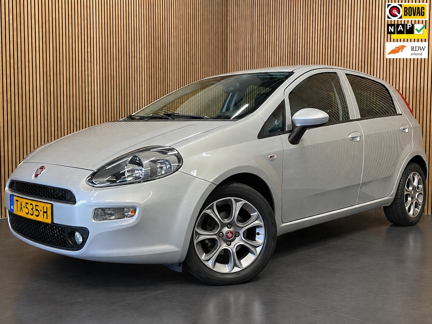Fiat Punto Evo 0.9 TwinAir Sempre|UNIEK, KMS NAP|NAVIGATIE|C, Voorwielaandrijving, Stof, Gebruikt, 100 pk