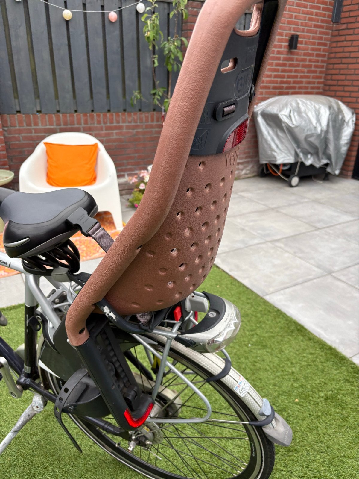 Yepp Achterzitje Bruin - Comfortabel en Veilig, Fietsen en Brommers, Fietsaccessoires | Fietsstoeltjes, Achterzitje, 9 t/m 18 kg