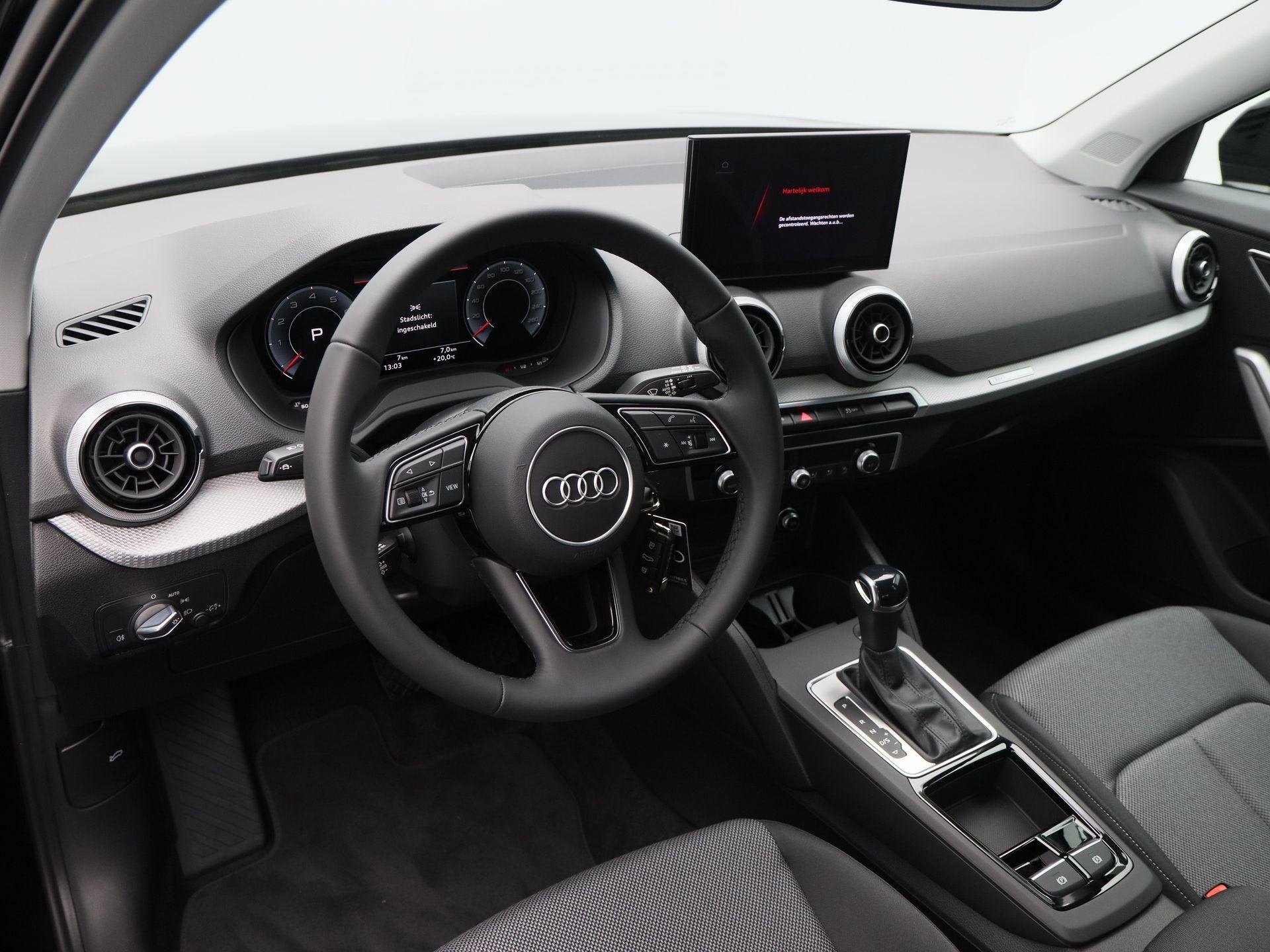 Audi Q2 Advanced Edition | Parkeer sensoren | Achteruitrijca, Auto's, Stof, 4 cilinders, 150 pk, Zwart