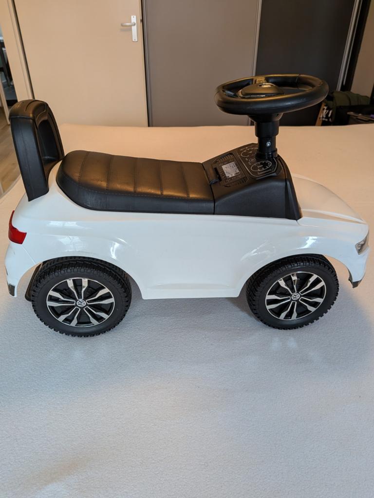 Volkswagen T-Roc loopauto, Kinderen en Baby's, Speelgoed | Buiten | Voertuigen en Loopfietsen, Ophalen, Zo goed als nieuw