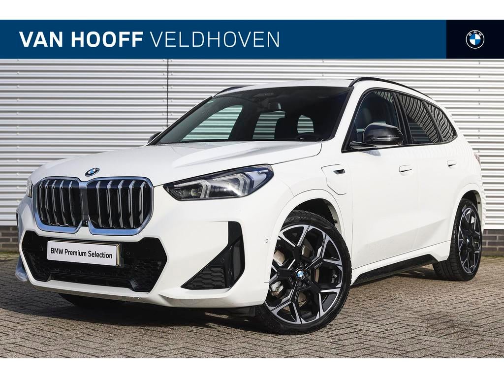BMW X1 xDrive30e High Executive M Sport Automaat / Trekhaak, Wit, Bedrijf, Vierwielaandrijving, Hybride Elektrisch/Benzine
