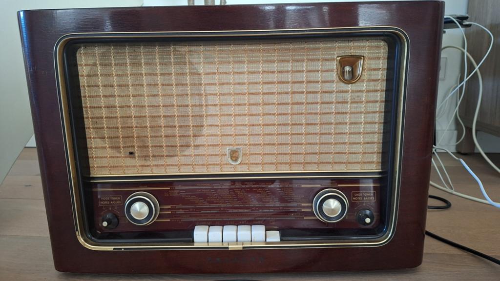 Philips buizenradio BX454A uit 1955, Antiek en Kunst, Antiek | Tv's en Audio, Ophalen of Verzenden