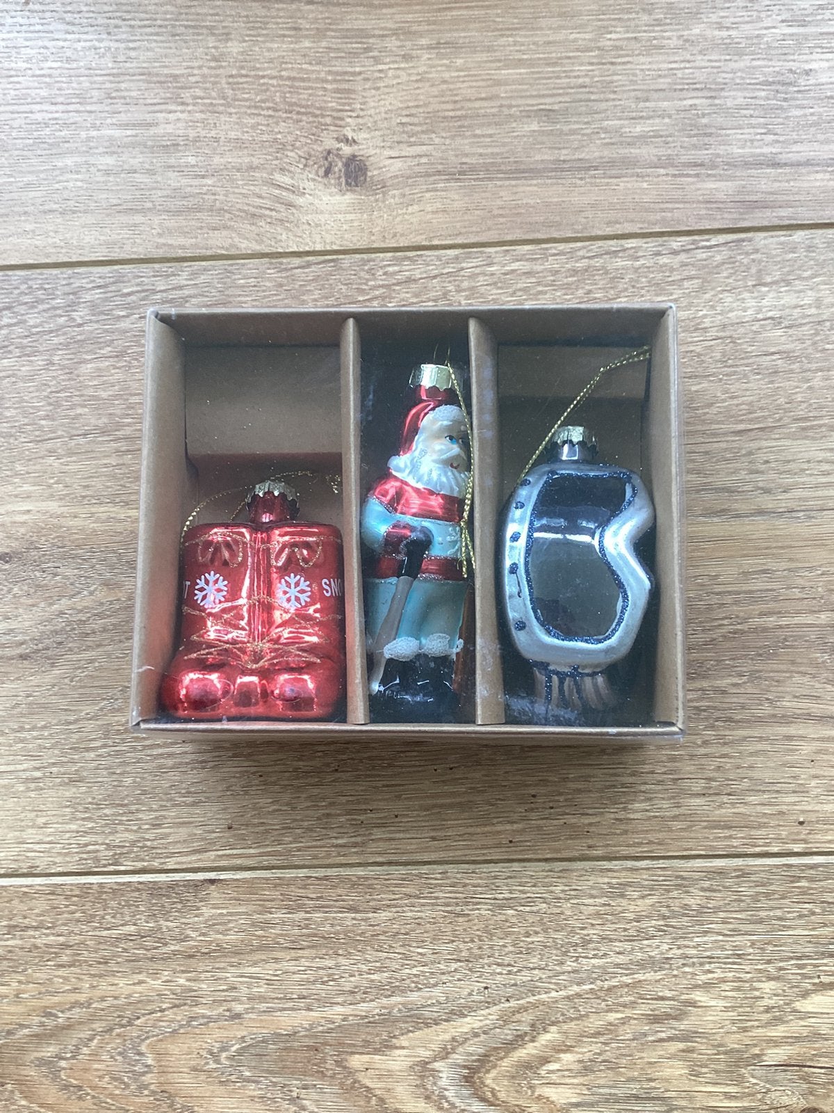 Glazen kersthangers Snowboots, Kerstman met skies, Skibril, Ophalen of Verzenden, Nieuw