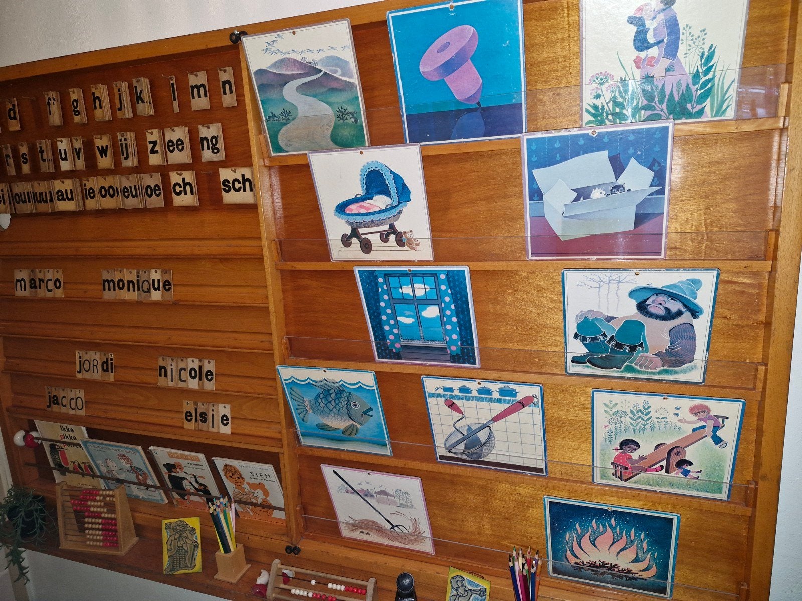 Vintage School Wandbord met Afbeeldingen en Letters, Antiek en Kunst, Antiek | Wandborden en Tegels, Ophalen