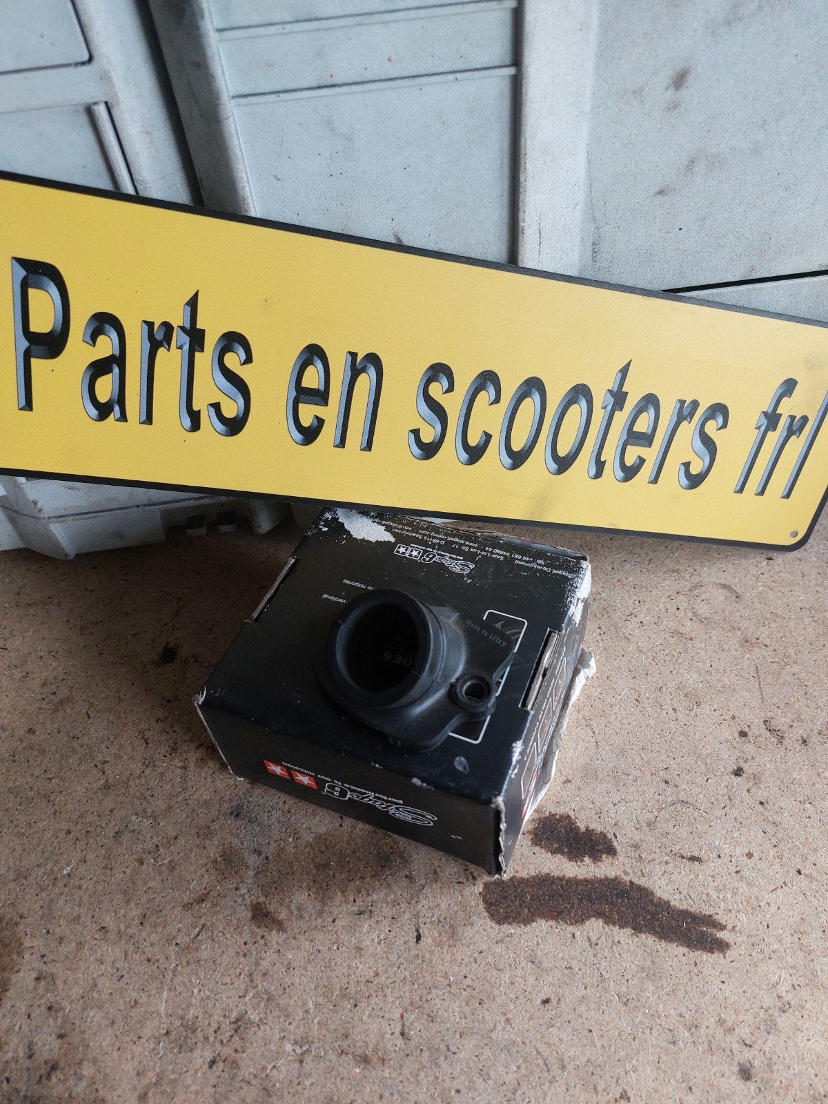 Piaggio 2t spruitstuk 24mm malossi, Ophalen of Verzenden, Zo goed als nieuw, Carburateur, Piaggio