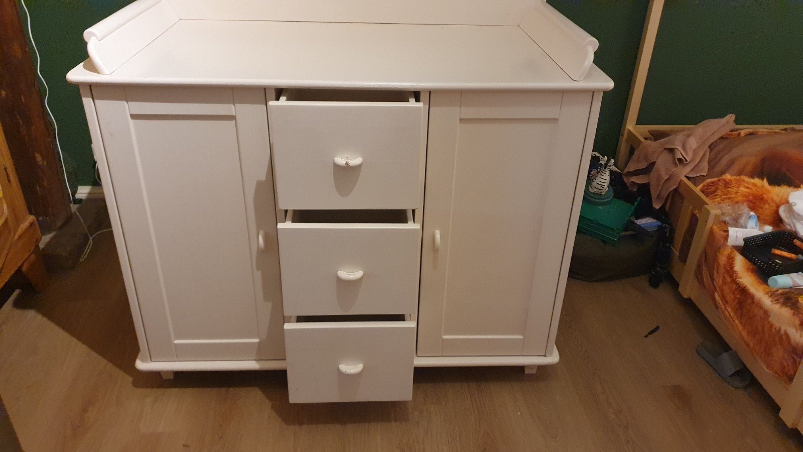 Massief houten commode met gebruikssporen, Ophalen, Gebruikt, 50 tot 70 cm, 100 cm of meer
