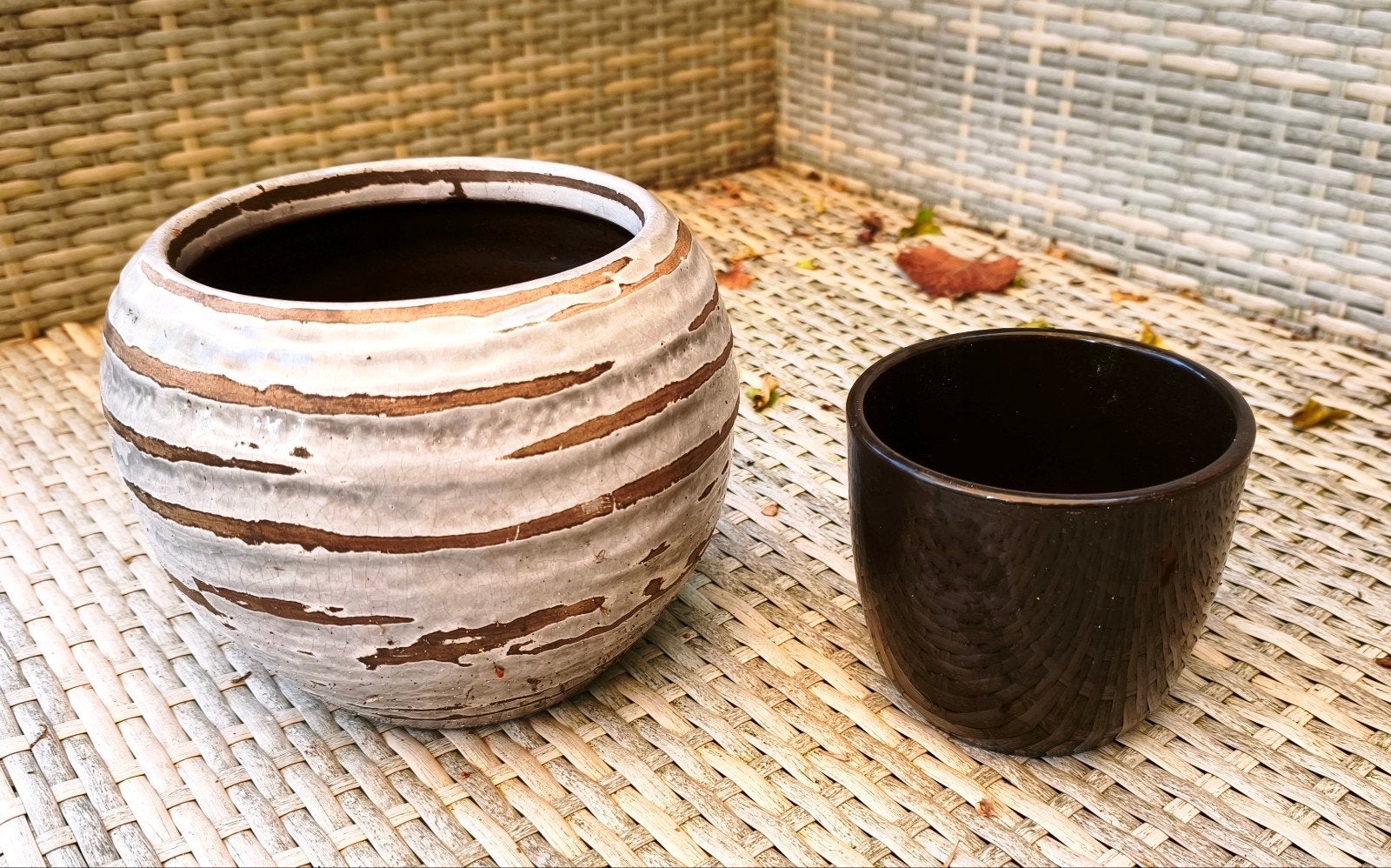Gratis: 2 x plantenpot, Gebruikt, Rond, Minder dan 40 cm, Balkon