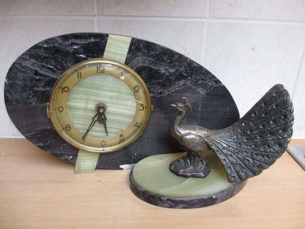 Antiek art deco klok marmer met bronzen pauw 42cm breed, Antiek en Kunst, Ophalen of Verzenden