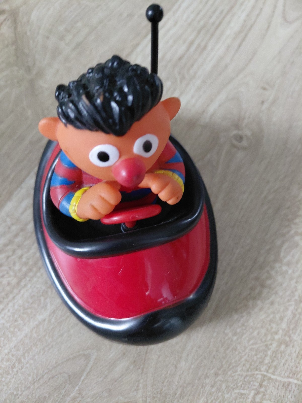 Sesamstraat Ernie in botsauto - Vintage speelgoed, Ophalen of Verzenden, Gebruikt