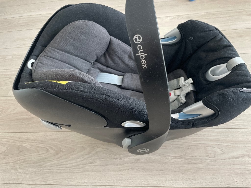 Baby autostoel, Autogordel, Zo goed als nieuw, 0 t/m 13 kg, Ophalen