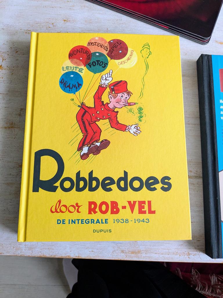 Robbedoes door ... Integraal: Rob-vel, Eén stripboek, Ophalen of Verzenden, Zo goed als nieuw