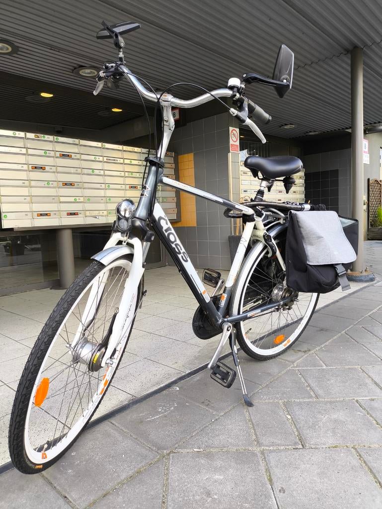 CROSS Trendy stadsfiets 28 inch – met fietstassen en 2sloten, Fietsen en Brommers, Fietsen | Heren | Herenfietsen, Gebruikt, Velgrem