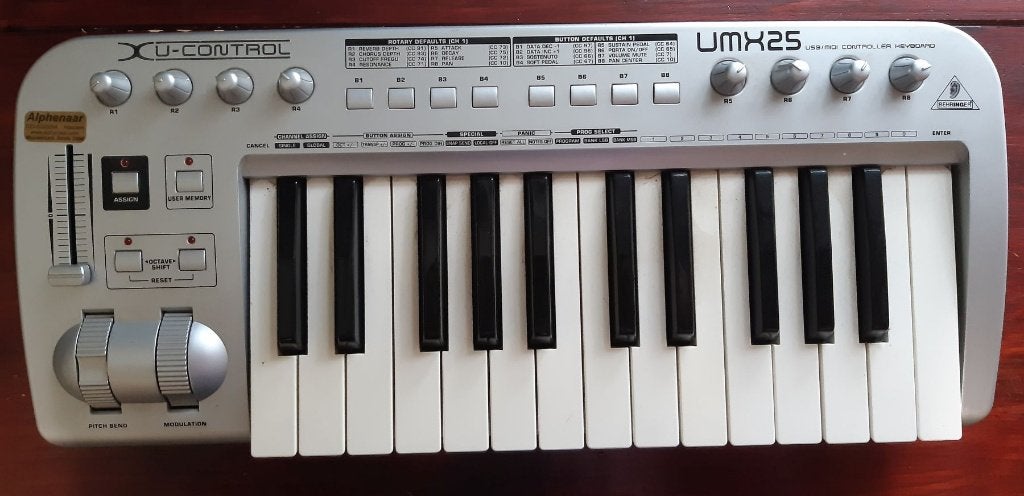 Behringer UMX25 midi keyboard, Ophalen, Zo goed als nieuw