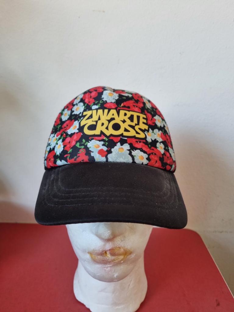 Zwarte Cross Pet met Bloemenprint en Mesh Achterkant, Zwarte Cross, One size fits all, Ophalen of Verzenden, Pet