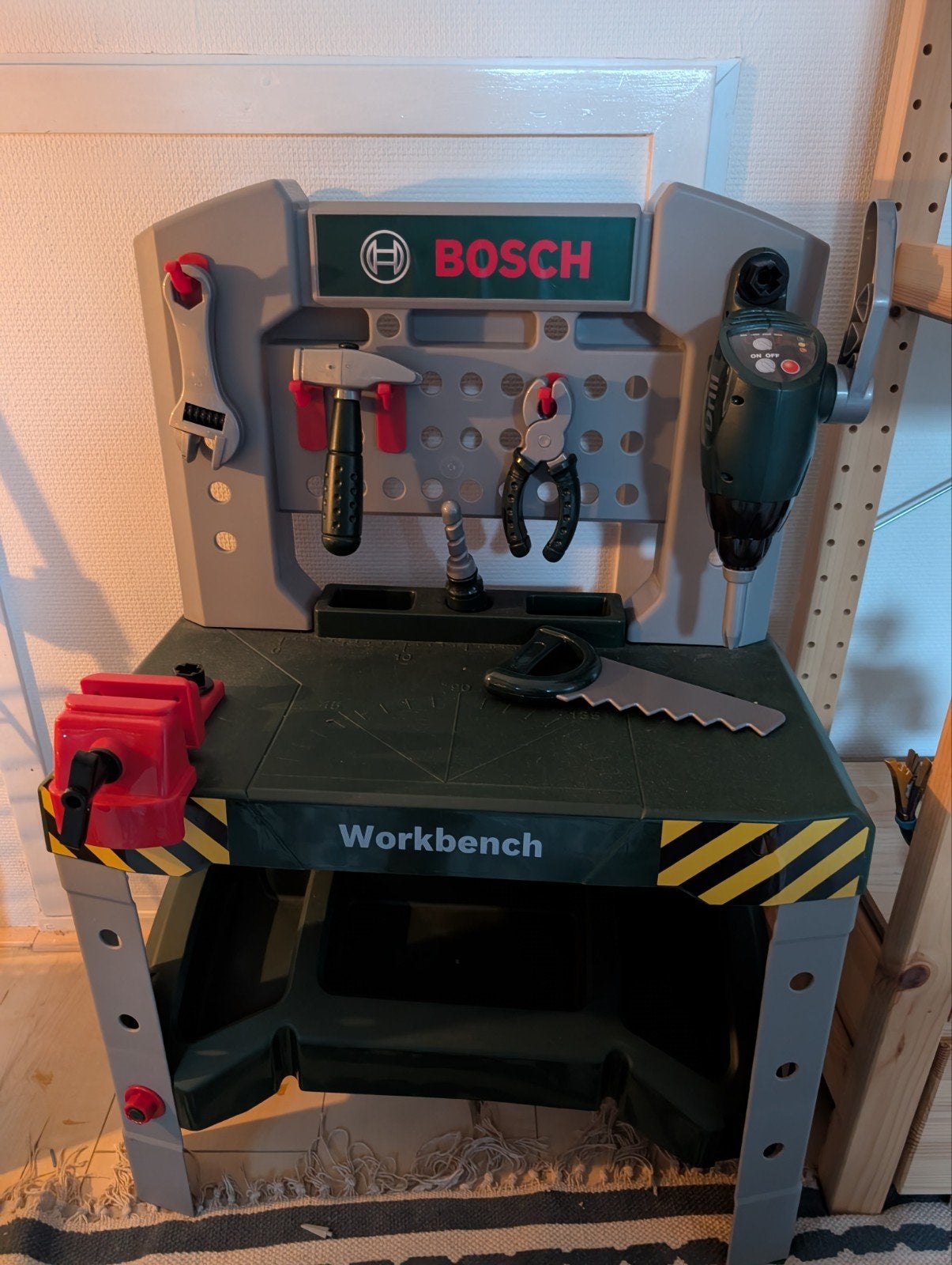 Bosch Werkbank Kinderen met gereedschap, Kinderen en Baby's, Ophalen, Zo goed als nieuw, Bouwen