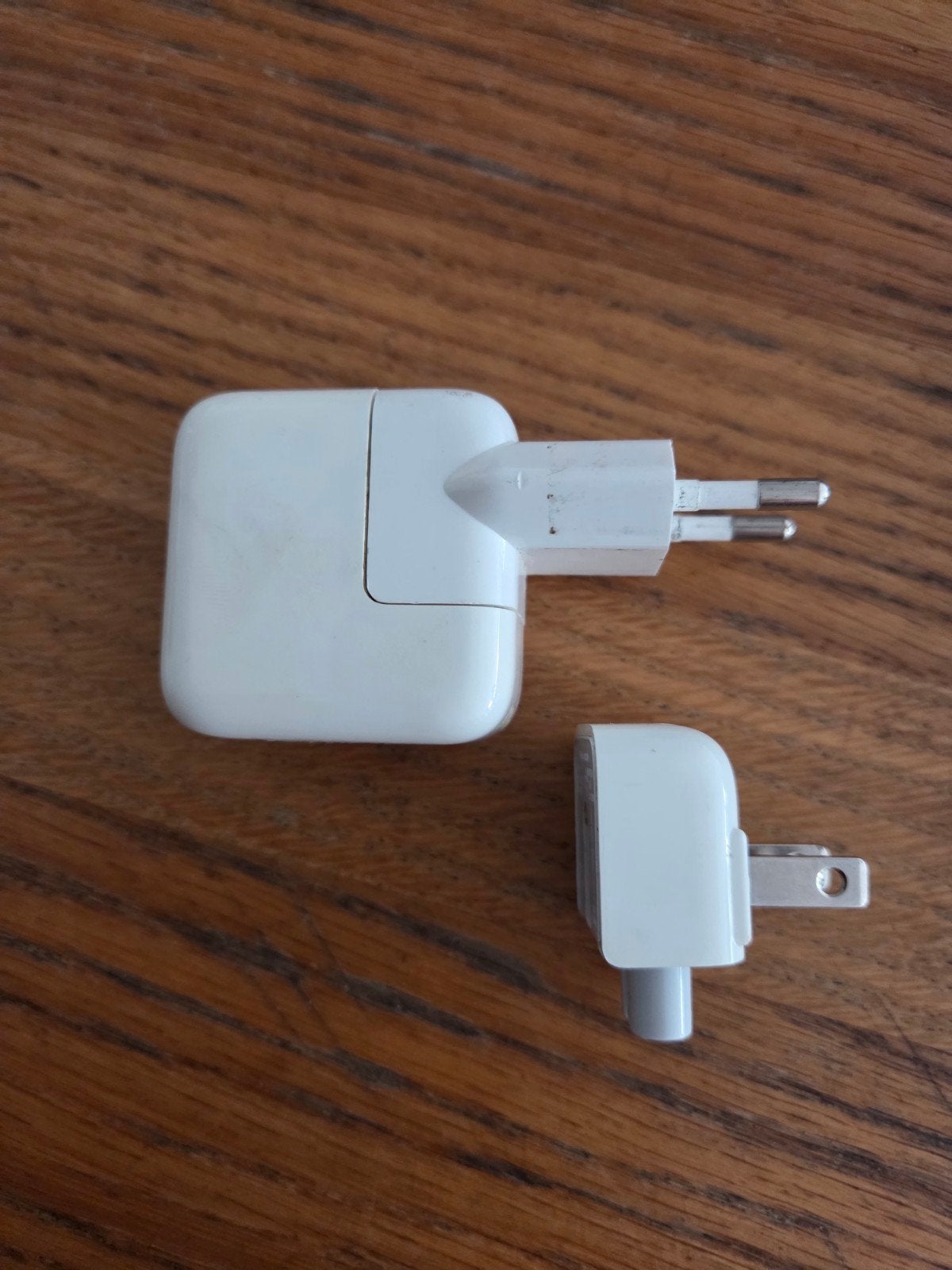 Apple 12W USB Power Adapter met EU-stekker, Telecommunicatie, Mobiele telefoons | Telefoon-opladers, Universeel, Gebruikt, Adapter