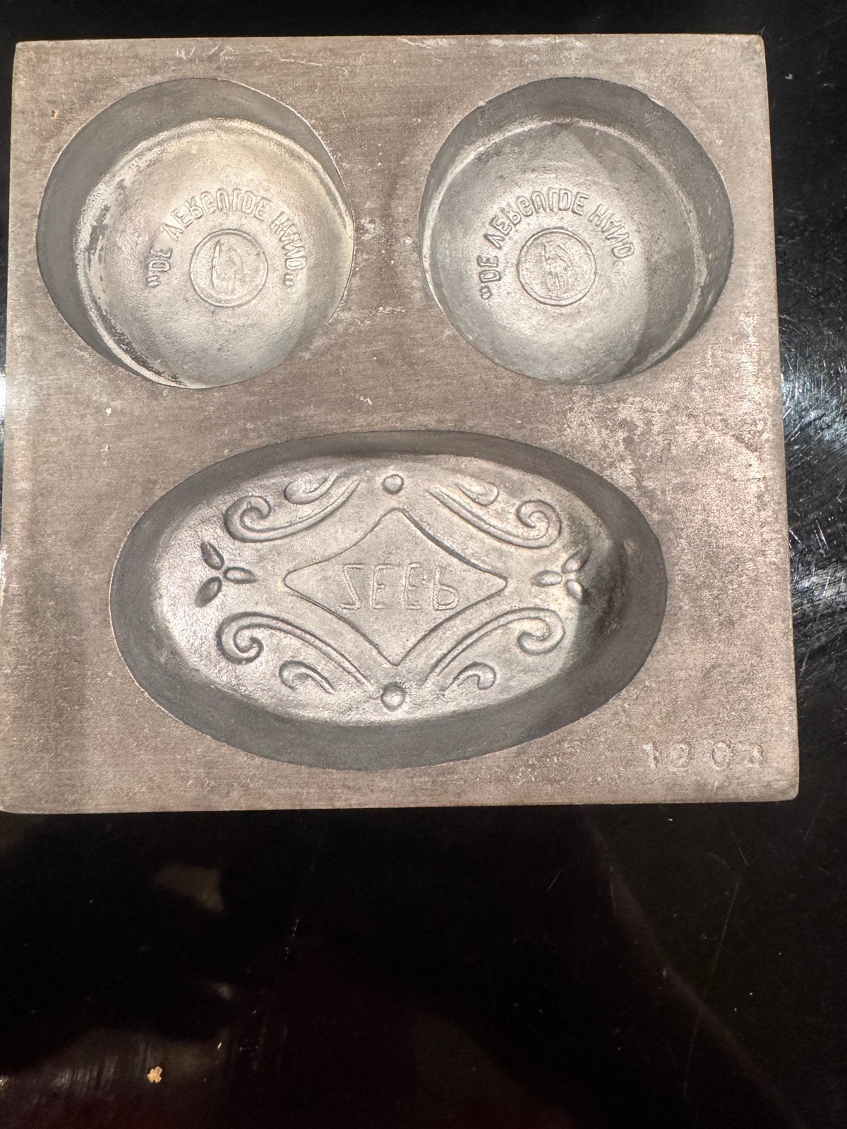Oude zeepmal van De Vergulde Hand - originele fabrieksmal, Antiek en Kunst, Ophalen of Verzenden