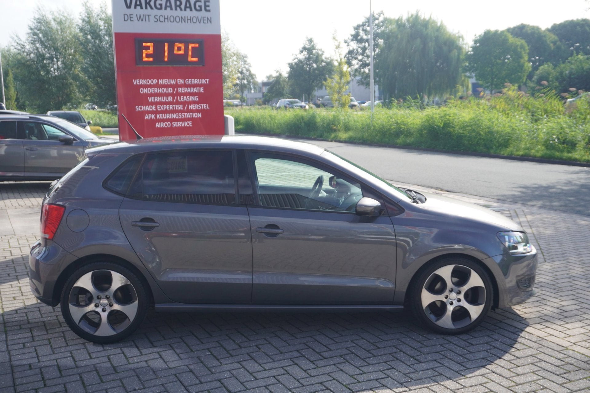 Volkswagen Polo 1.4-16V Comfortline / Airco / Carplay, Voorwielaandrijving, Zwart, 4 cilinders, Origineel Nederlands