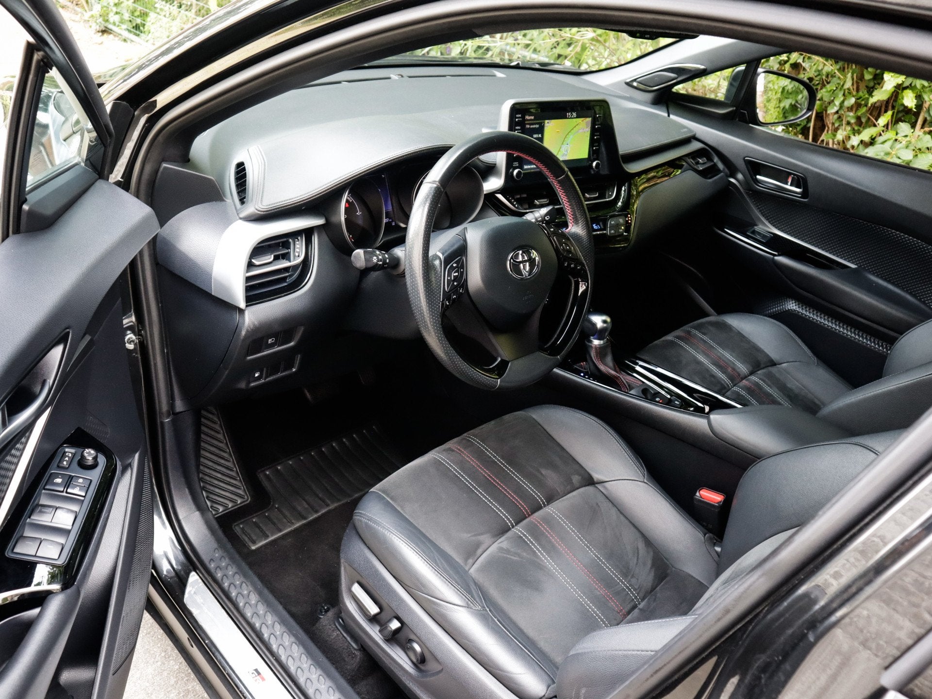 Toyota C-HR 2.0 Hybrid GR-Sport 1e-Eig. & Dealer-Onderh BOVA, Automaat, 12 maanden, Leder en Stof, Zwart