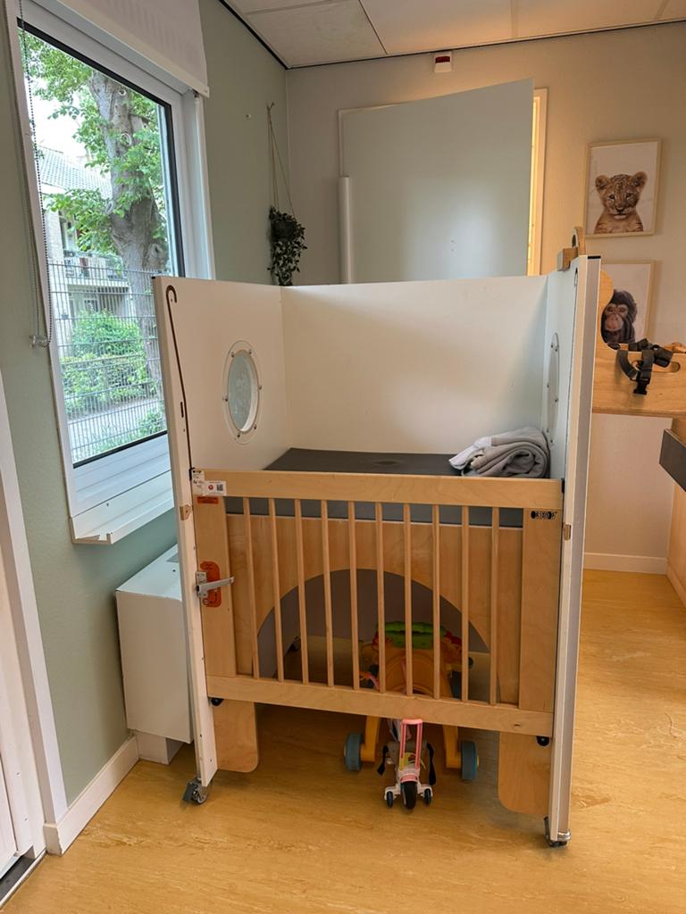 Zo goed al nieuw houten box, Kinderen en Baby's, Ophalen of Verzenden, Zo goed als nieuw