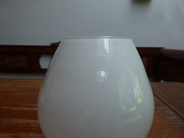 Vintage witte opaline coupe - vaas, 19 cm., Ophalen of Verzenden