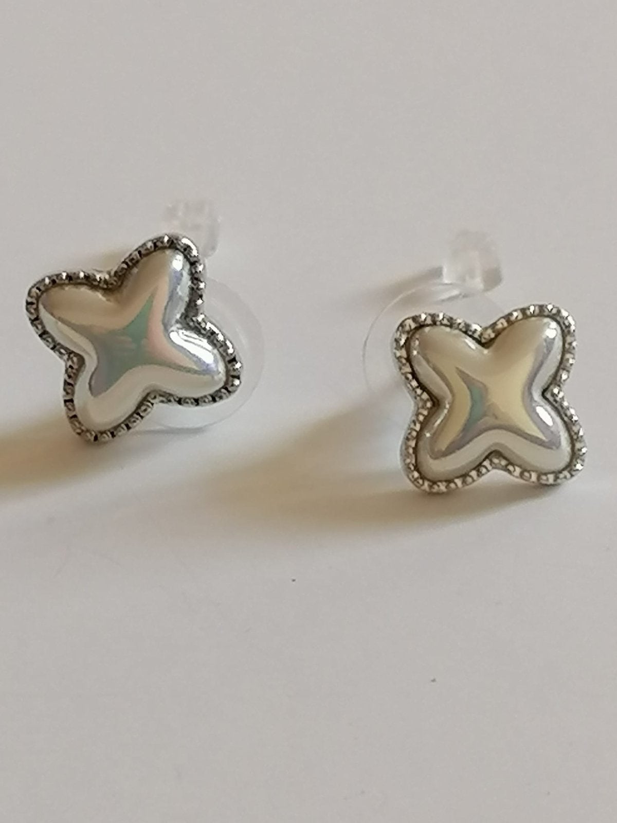 Prachtige kleine oorbellen klavertjes, nieuw, zilverkleur, Sieraden, Tassen en Uiterlijk, Oorbellen, Overige materialen, Nieuw