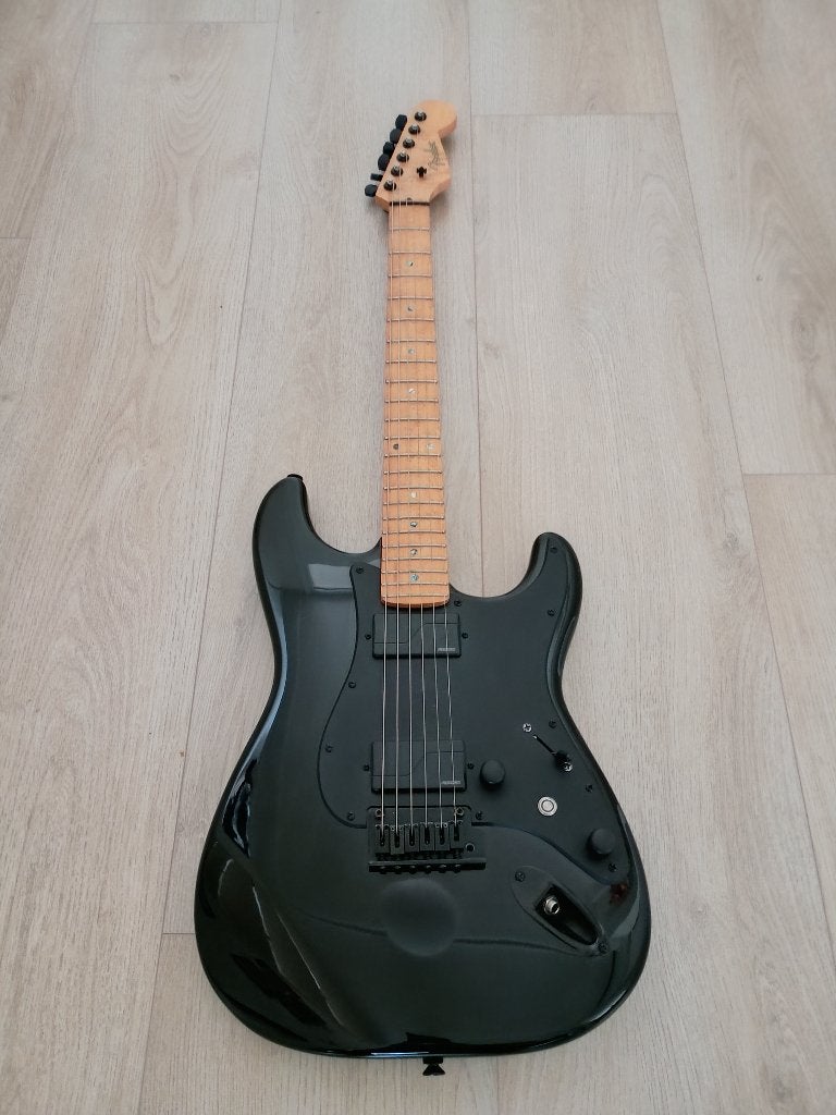 Fender Lite Ash Stratocaster MIK 2005 zwart Fishman pickups, Muziek en Instrumenten, Snaarinstrumenten | Gitaren | Elektrisch
