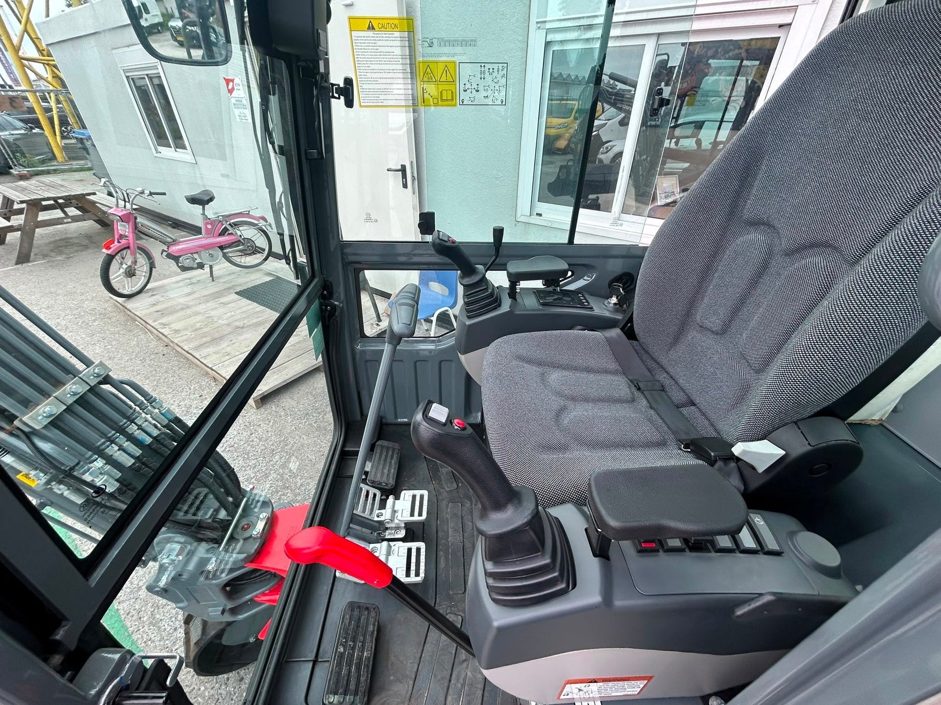 Eurotrac HE20C Graafmachine finalease 390 pm, Auto's, Overige Auto's, Automaat, Gebruikt, Overige carrosserieën, Overige brandstoffen