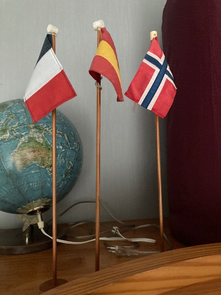 Vlaggetjes 3 verschillende., Ophalen of Verzenden, Gebruikt