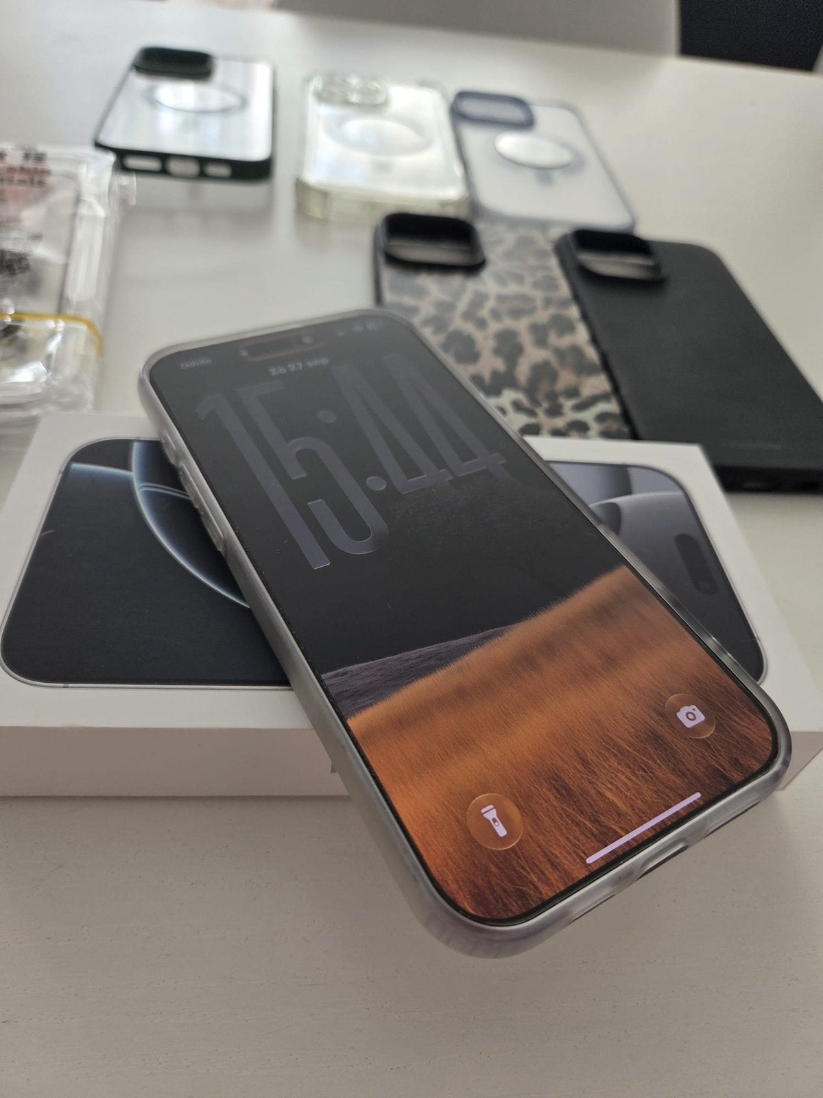 Foto 9 van iPhone 16 Pro Max in zeer nette, bijna nieuwstaat